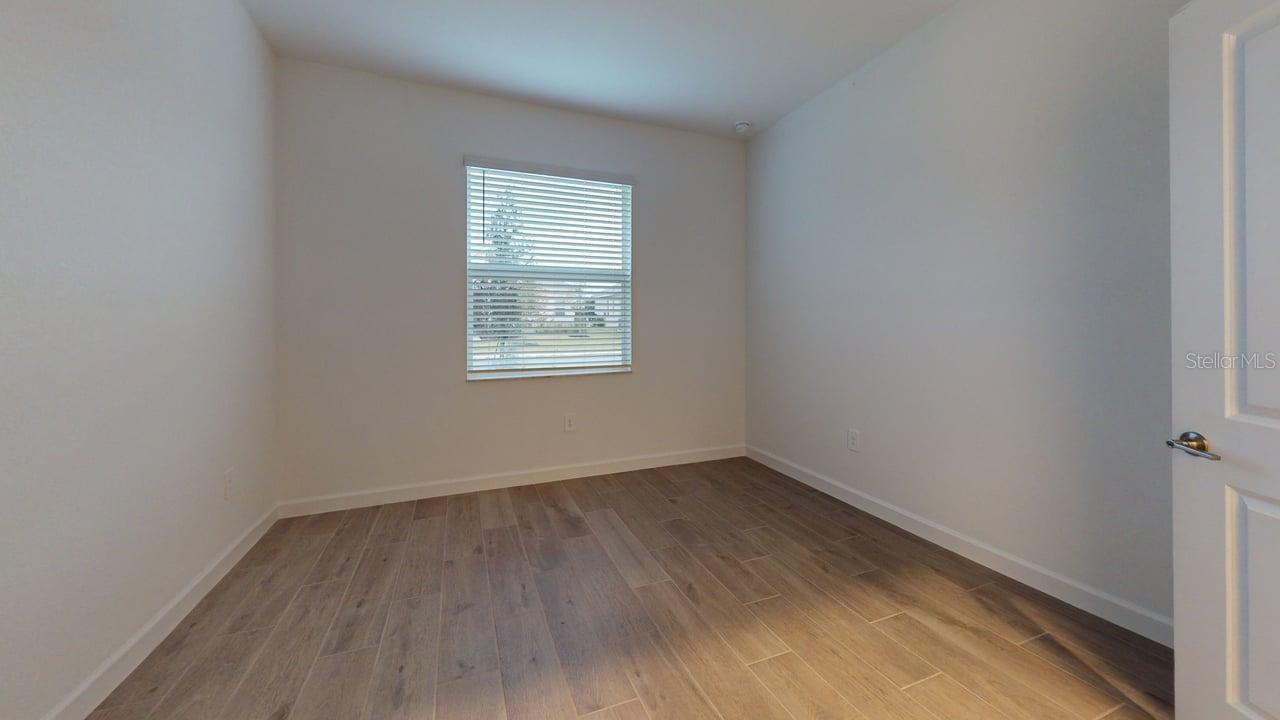 Image 9 of 37 For 7949 Lakes Edge Lane