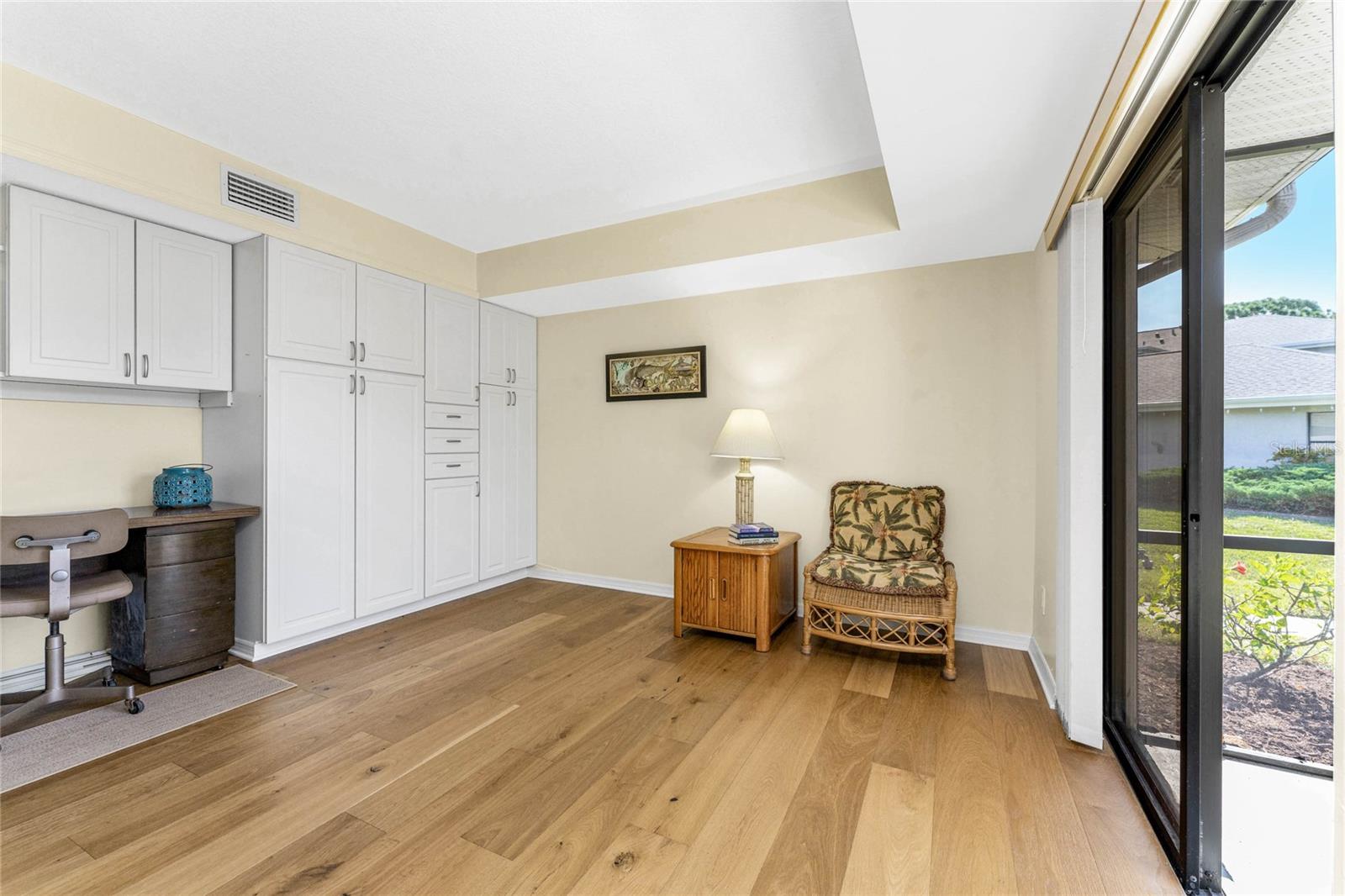 Image 22 of 42 For 3021 Matecumbe Key Road Unit 4