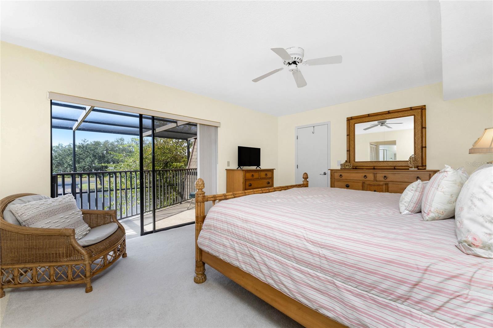 Image 24 of 42 For 3021 Matecumbe Key Road Unit 4