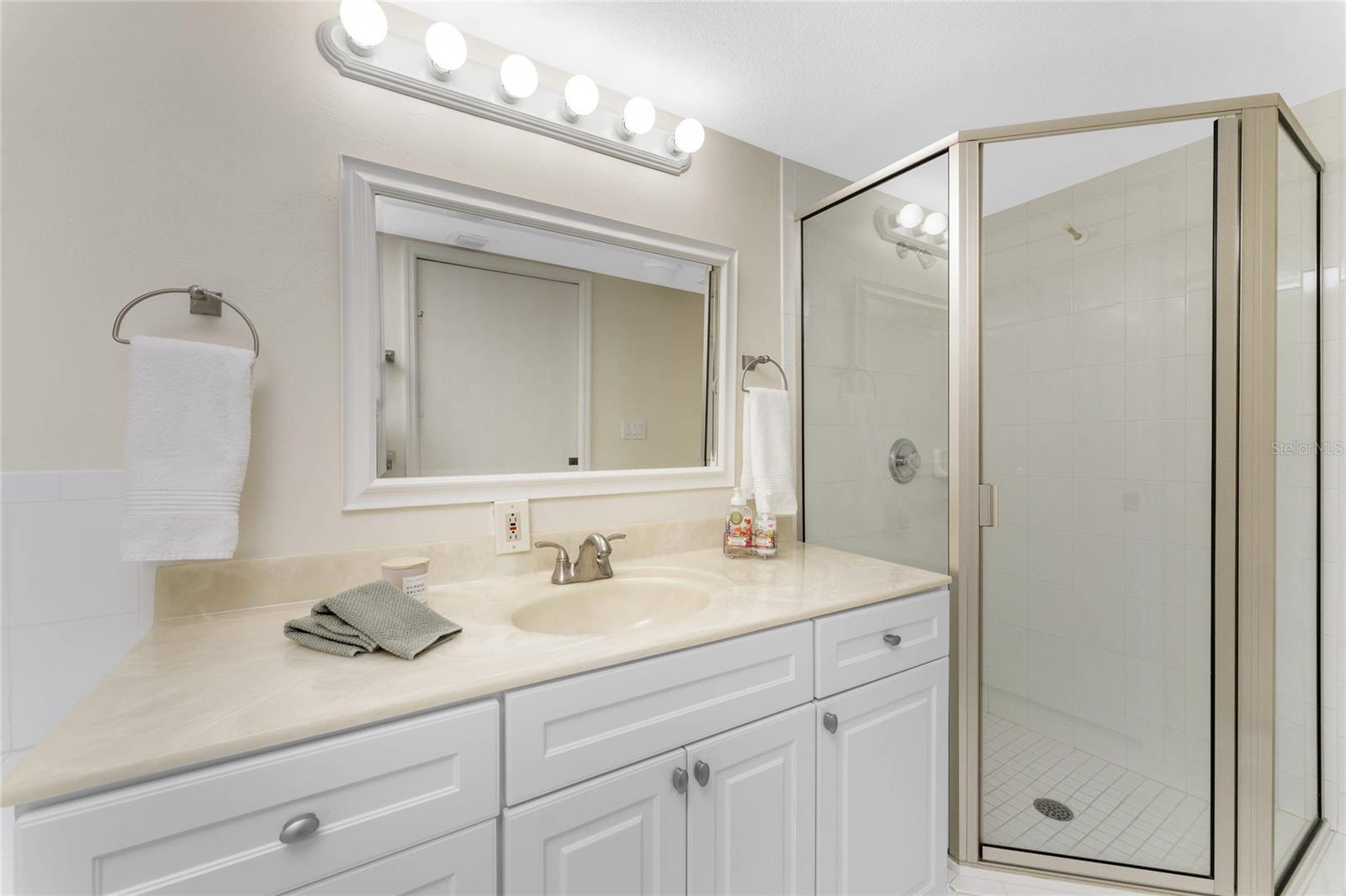 Image 29 of 42 For 3021 Matecumbe Key Road Unit 4