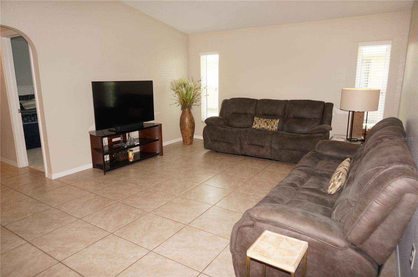 Image 10 of 39 For 26159 Constantine Road