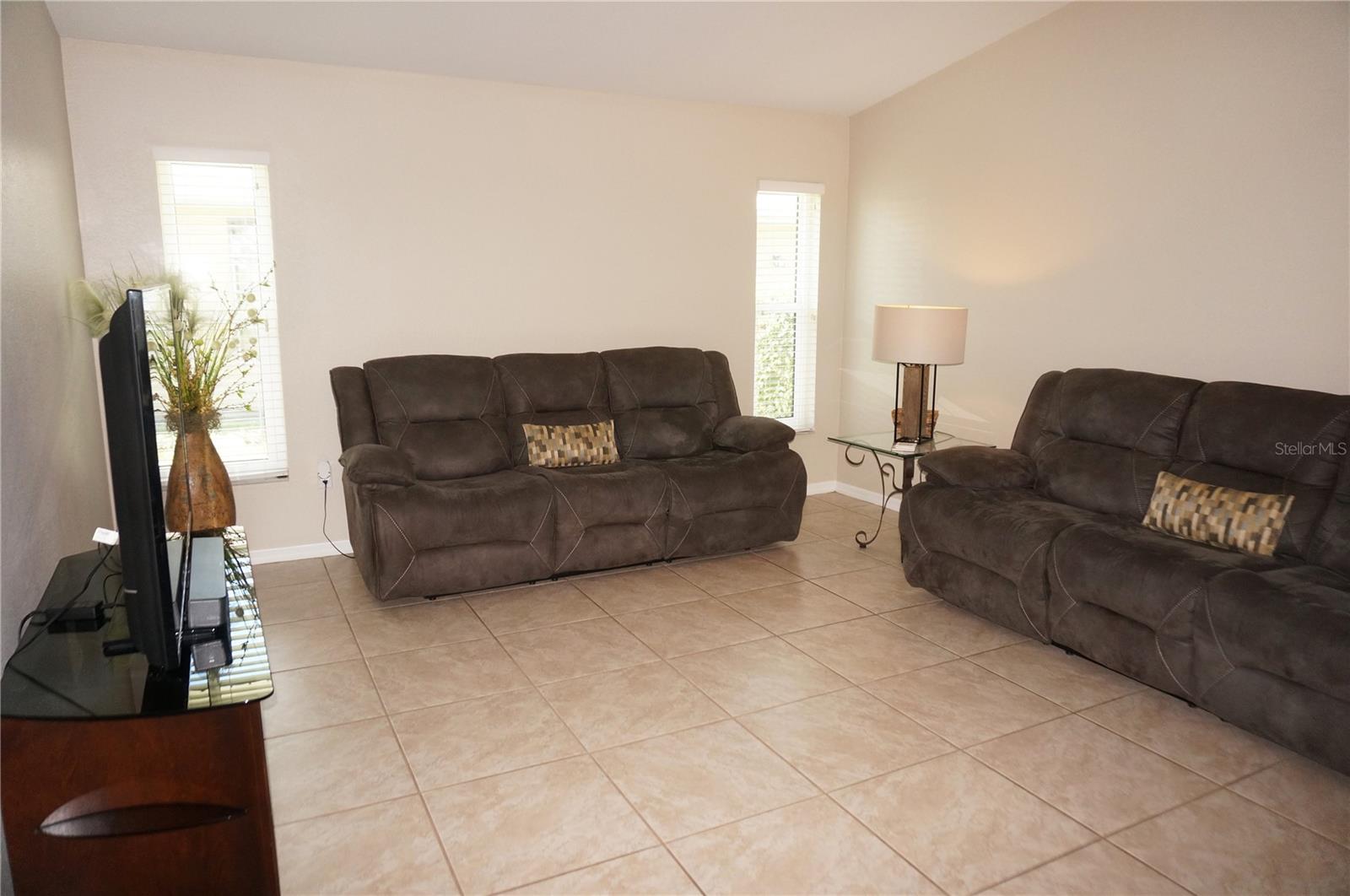 Image 11 of 39 For 26159 Constantine Road