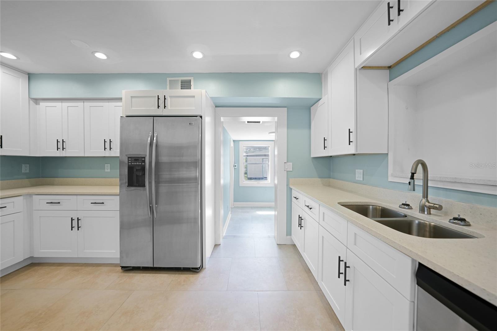 Image 8 of 34 For 23491 Harper Avenue