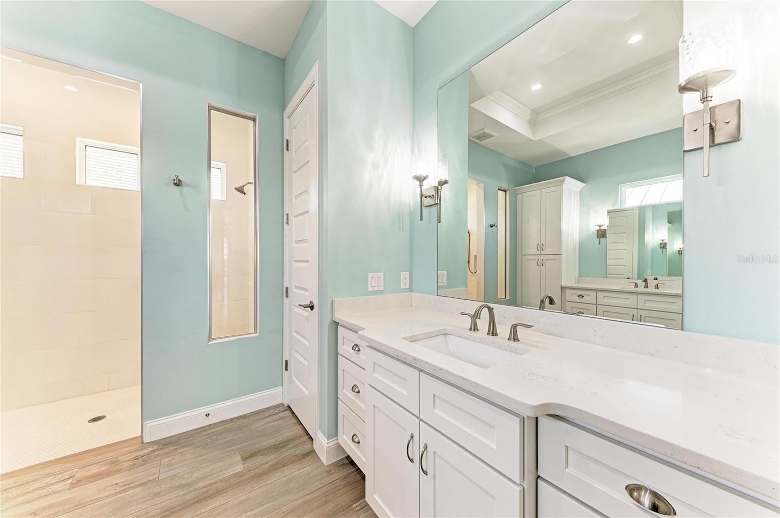 Image 36 of 64 For 1434 Casey Key Drive