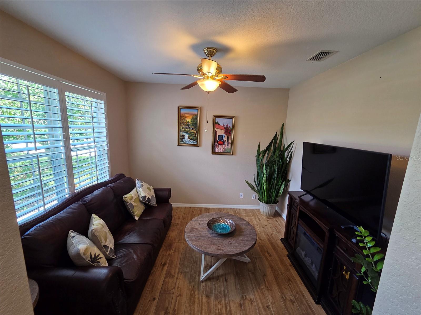 Image 11 of 37 For 24500 Bramhope Court