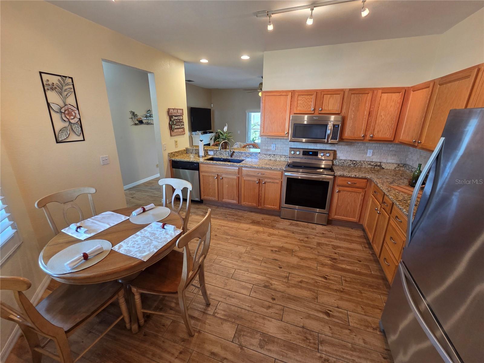 Image 19 of 37 For 24500 Bramhope Court