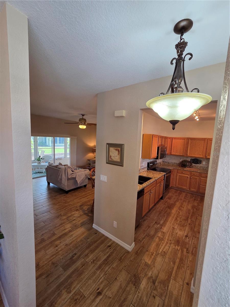 Image 21 of 37 For 24500 Bramhope Court