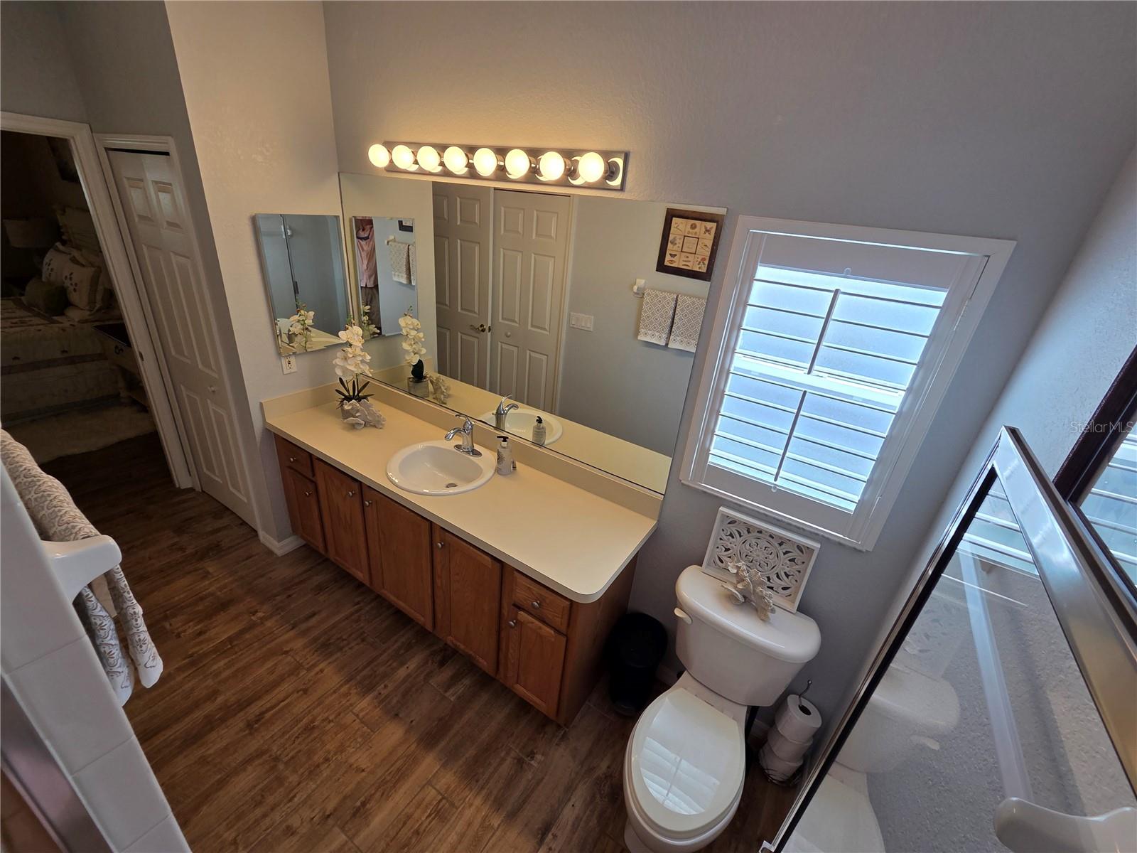 Image 29 of 37 For 24500 Bramhope Court