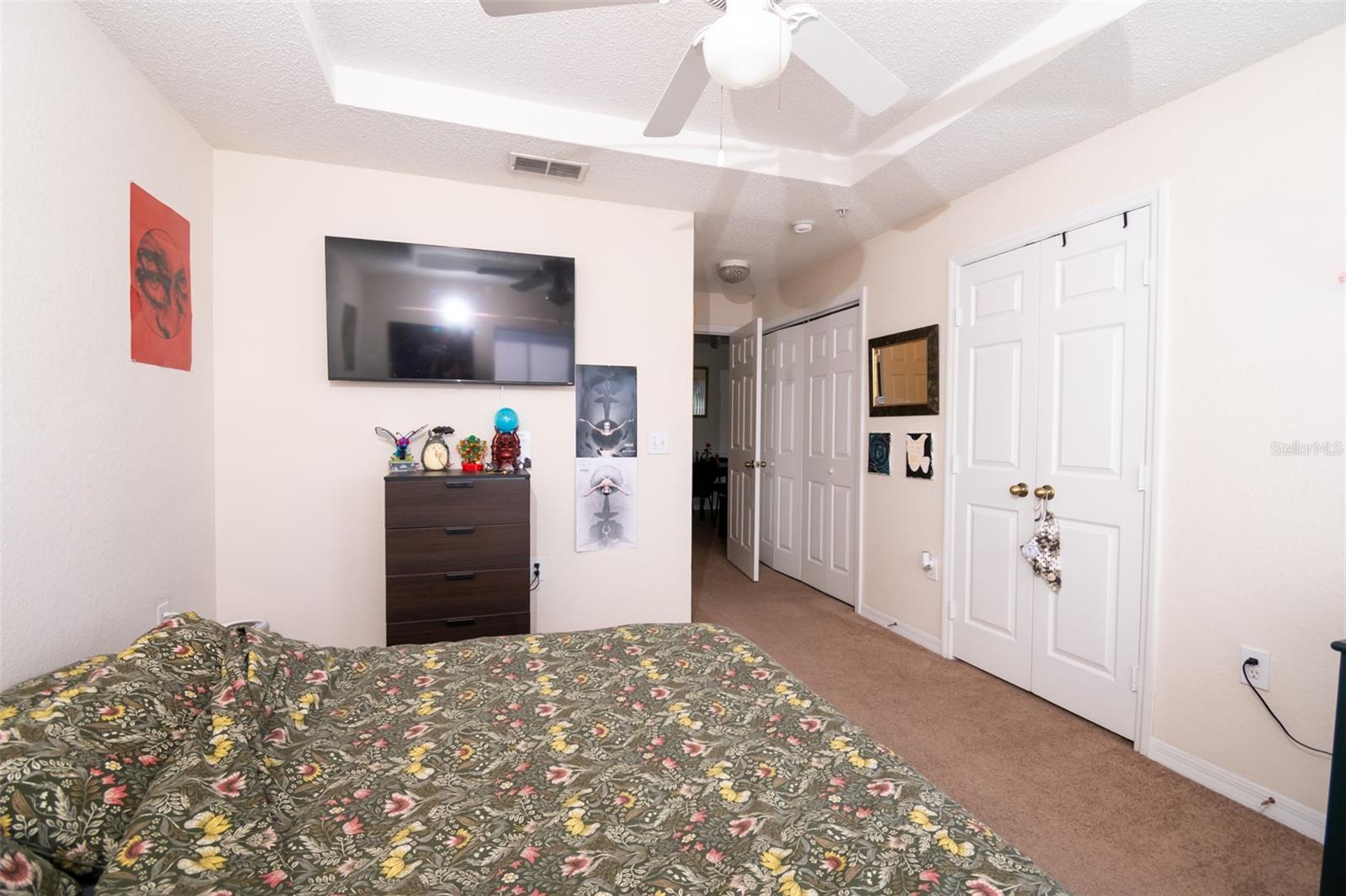 Image 11 of 23 For 18001 Richmond Place Drive 1137