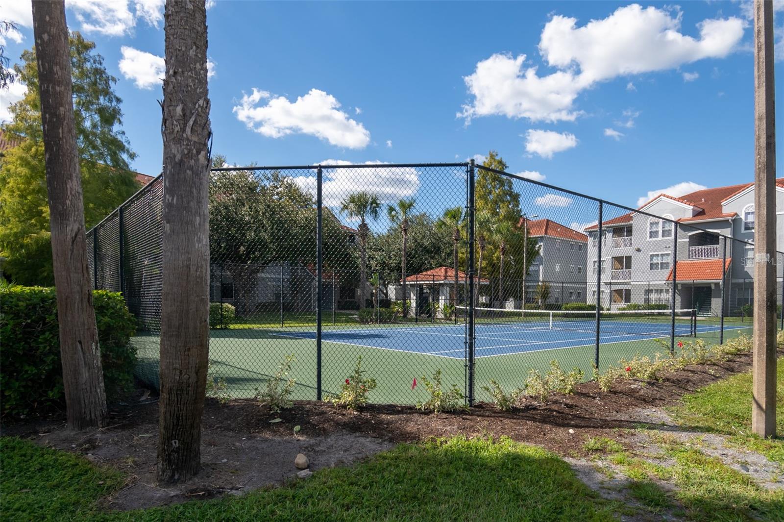 Image 18 of 23 For 18001 Richmond Place Drive 1137