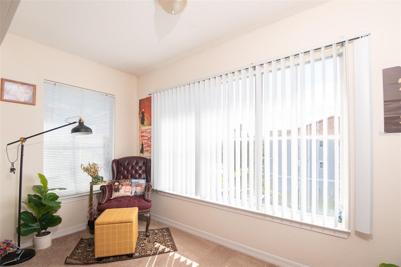 Image 9 of 23 For 18001 Richmond Place Drive 1137