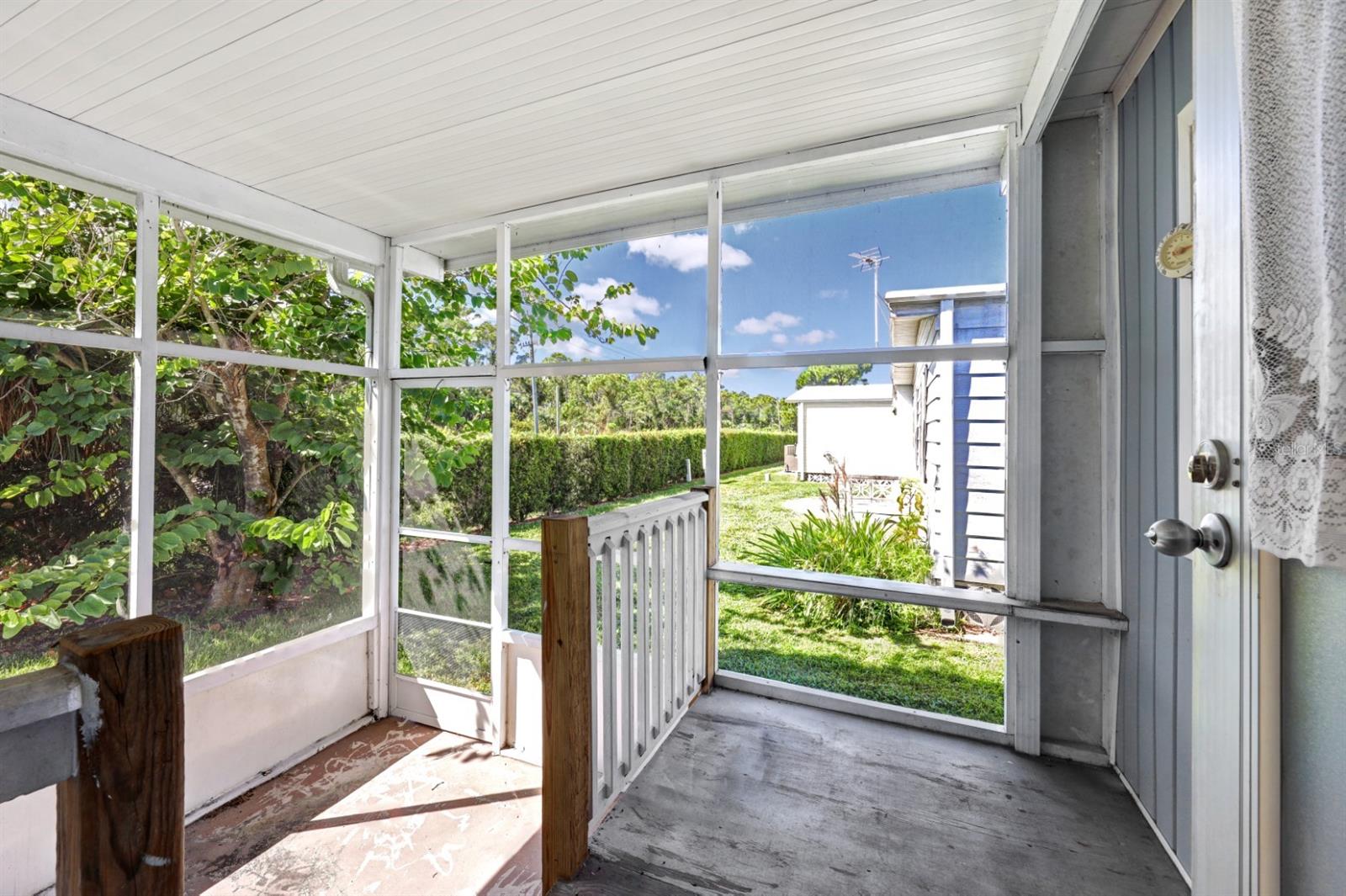 Image 23 of 81 For 2100 Kings Highway 877