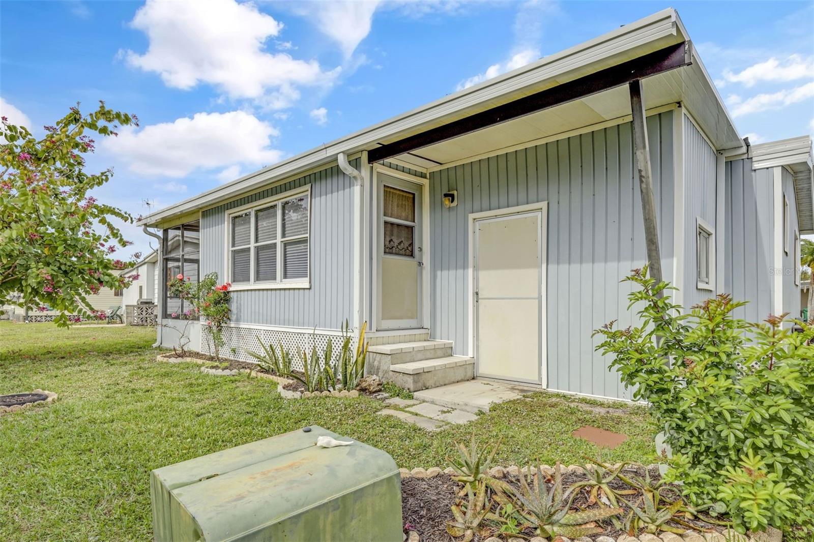 Image 24 of 81 For 2100 Kings Highway 877