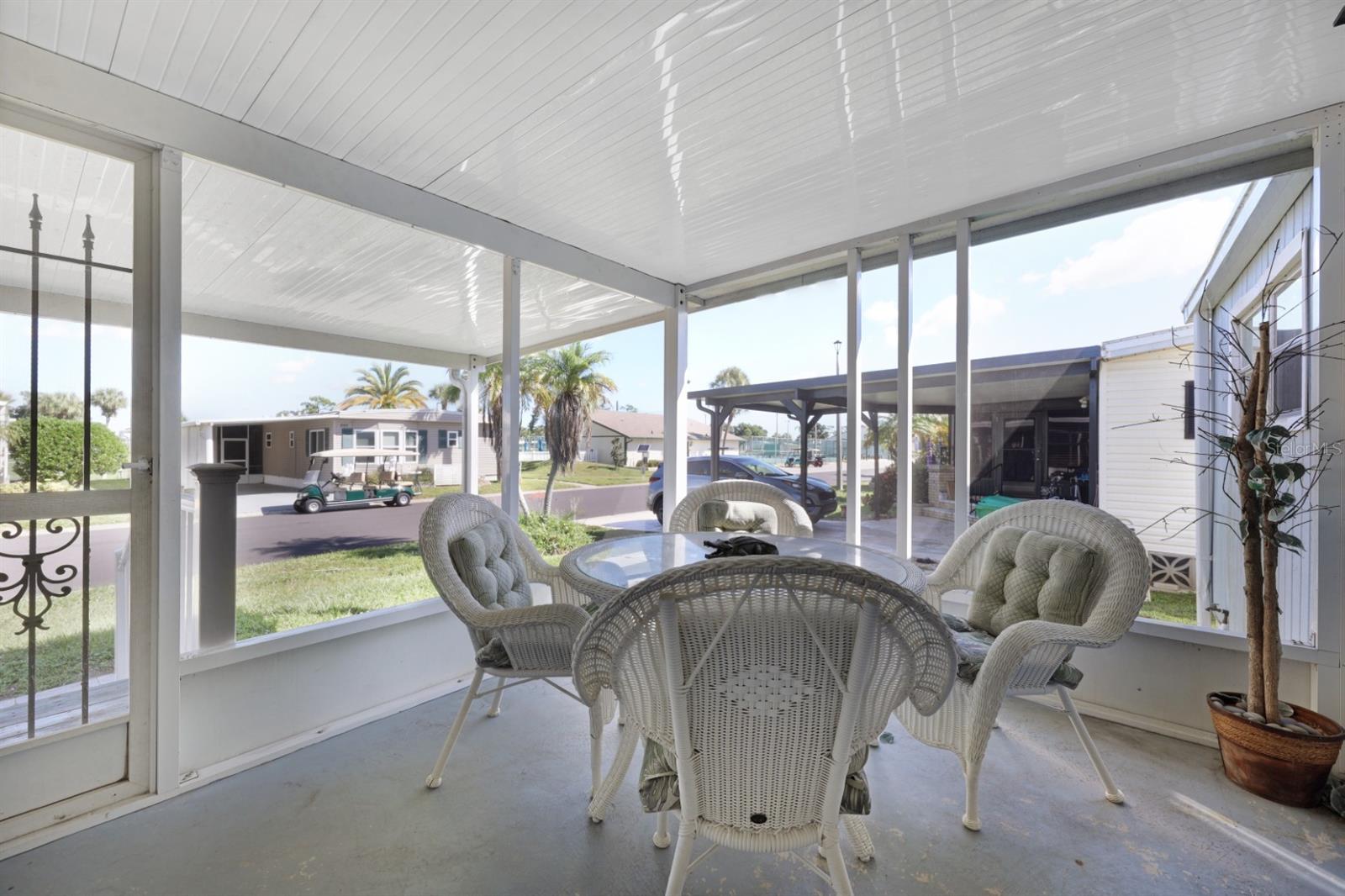 Image 4 of 81 For 2100 Kings Highway 877