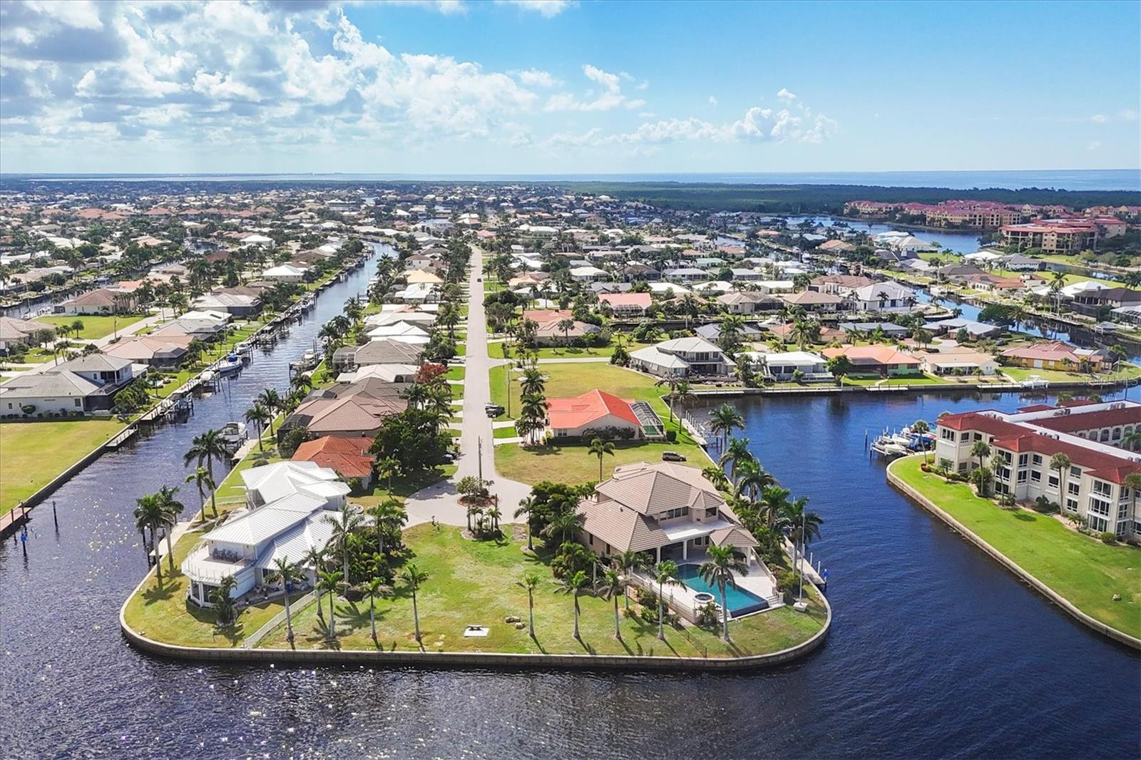 Image 16 of 24 For 7 Hibiscus Drive