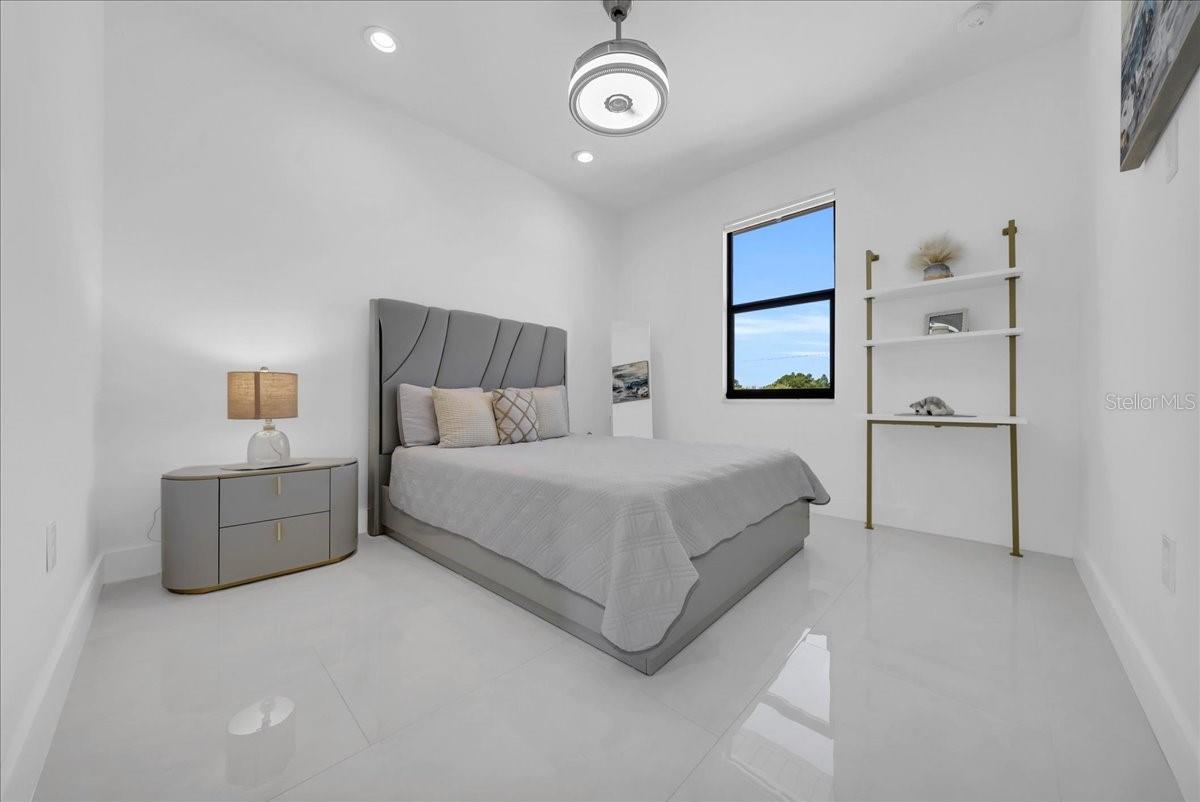 Image 20 of 43 For 363 Paisley Avenue