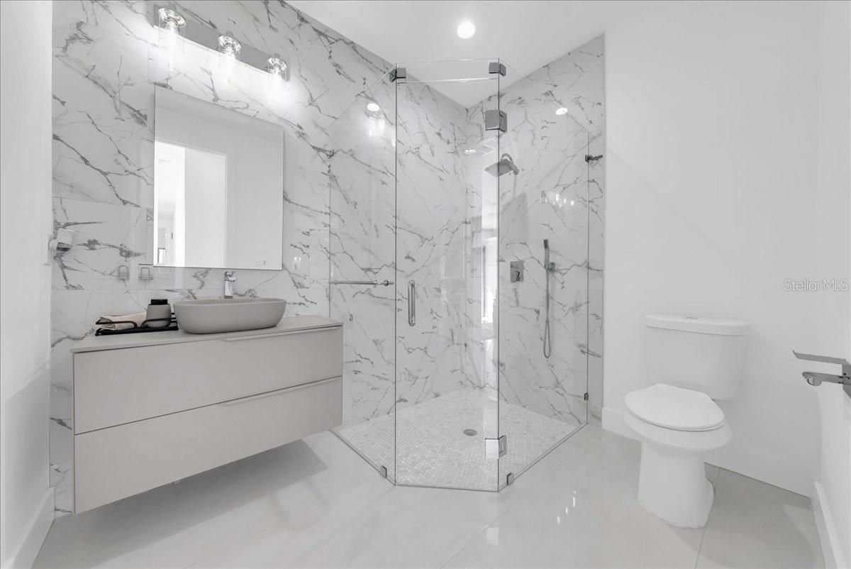 Image 22 of 43 For 363 Paisley Avenue