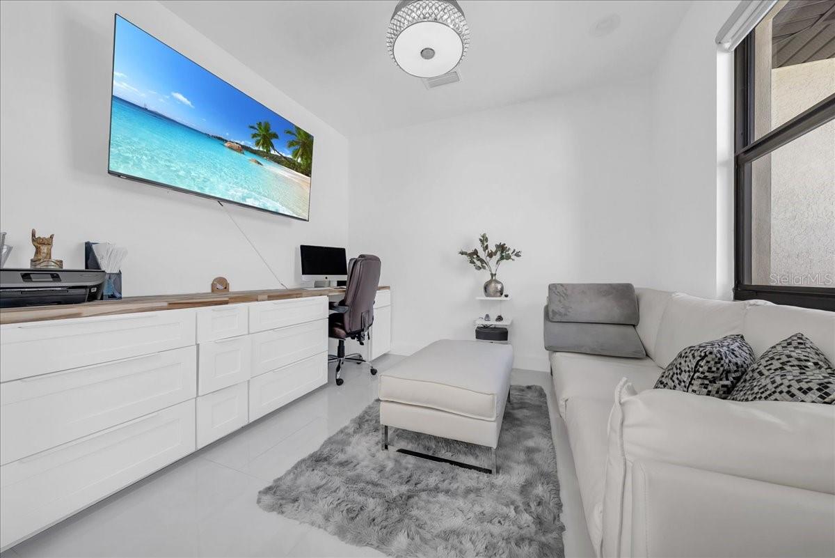 Image 25 of 43 For 363 Paisley Avenue