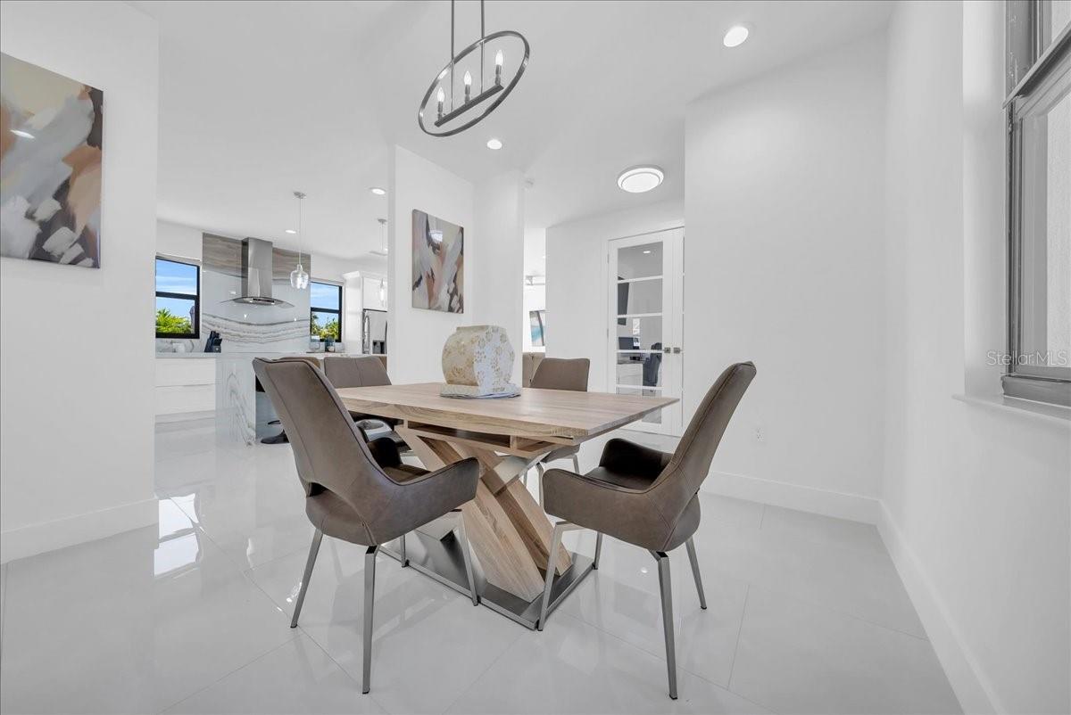 Image 27 of 43 For 363 Paisley Avenue