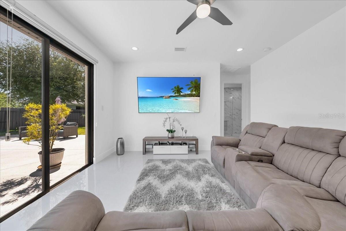 Image 31 of 43 For 363 Paisley Avenue