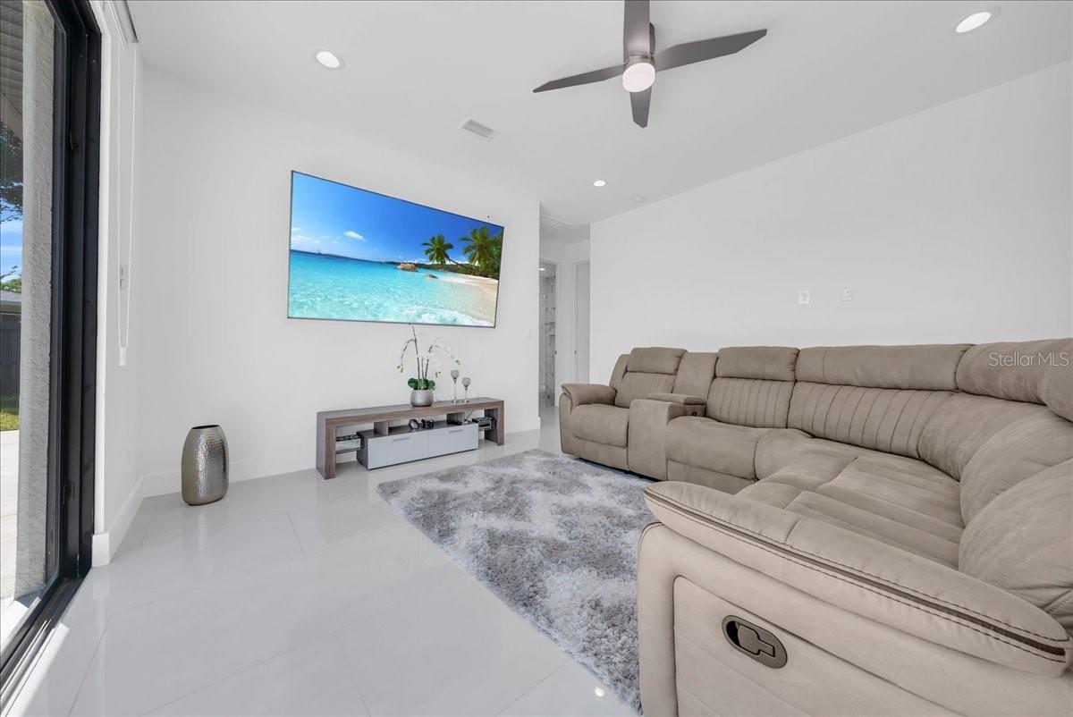 Image 32 of 43 For 363 Paisley Avenue