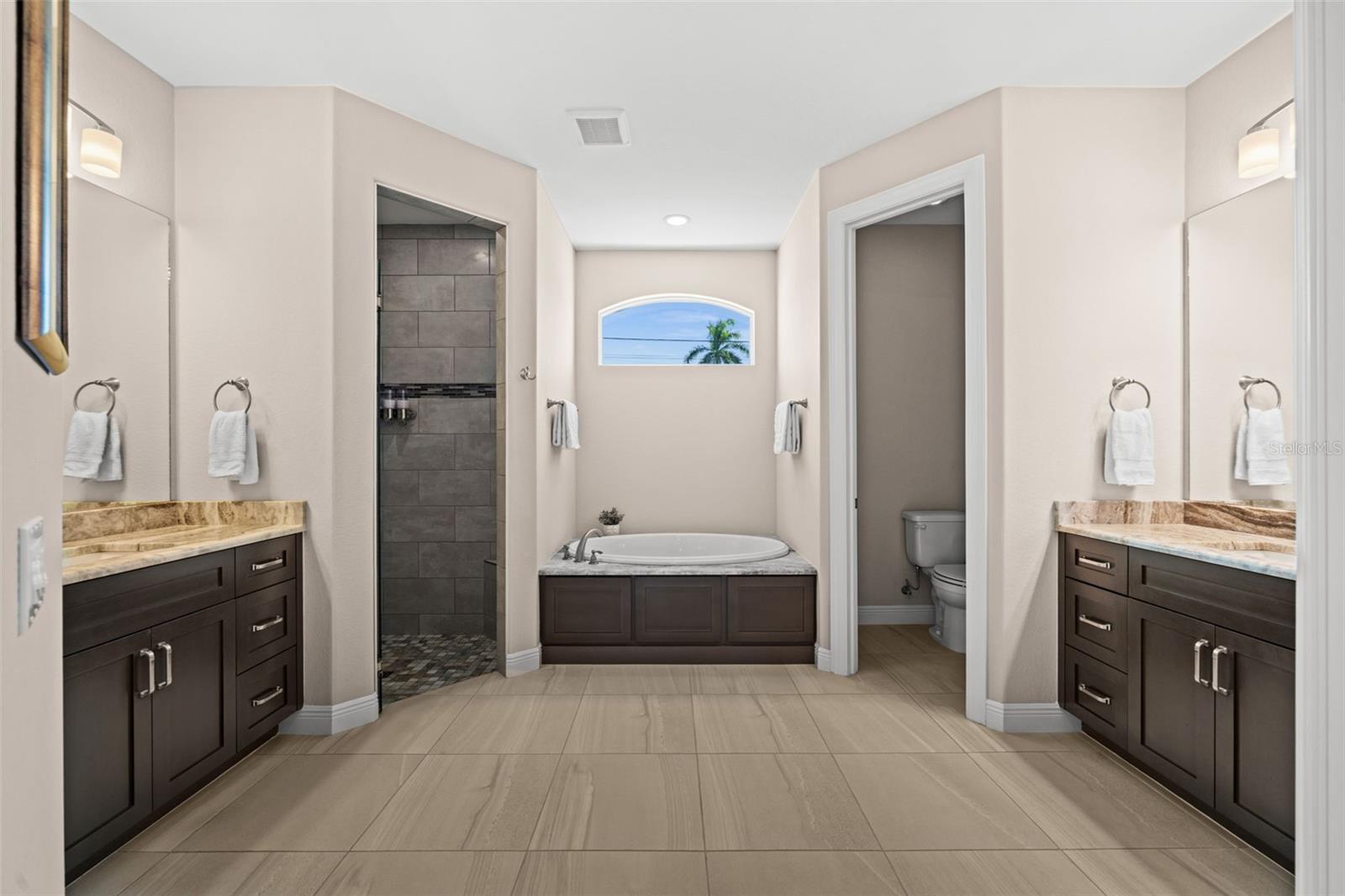 Image 21 of 50 For 211 37th Lane