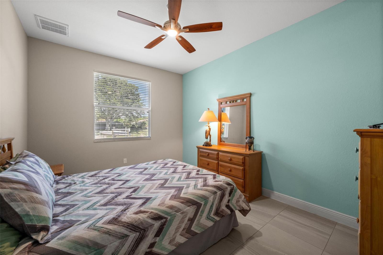 Image 24 of 50 For 211 37th Lane