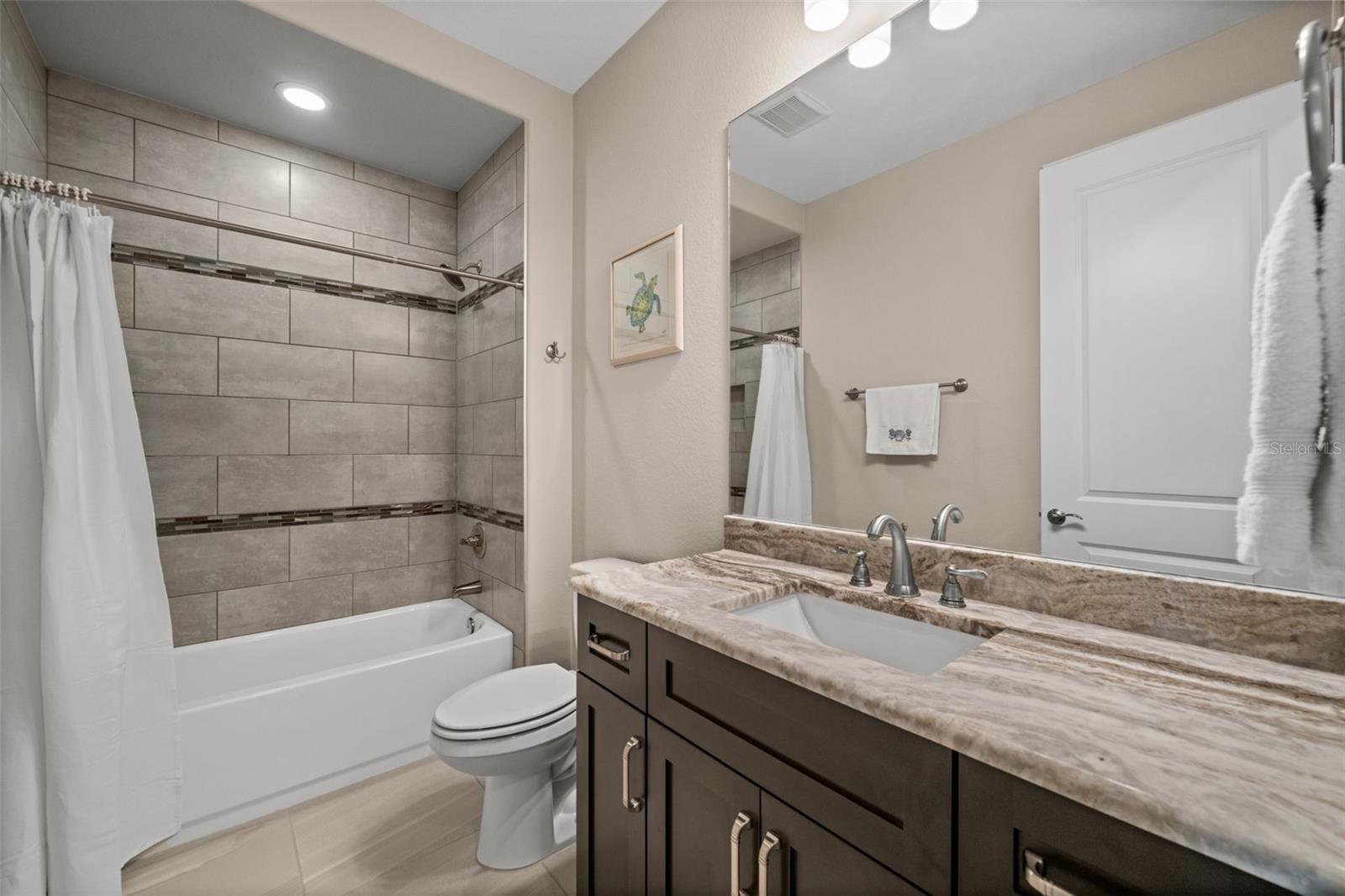 Image 27 of 50 For 211 37th Lane