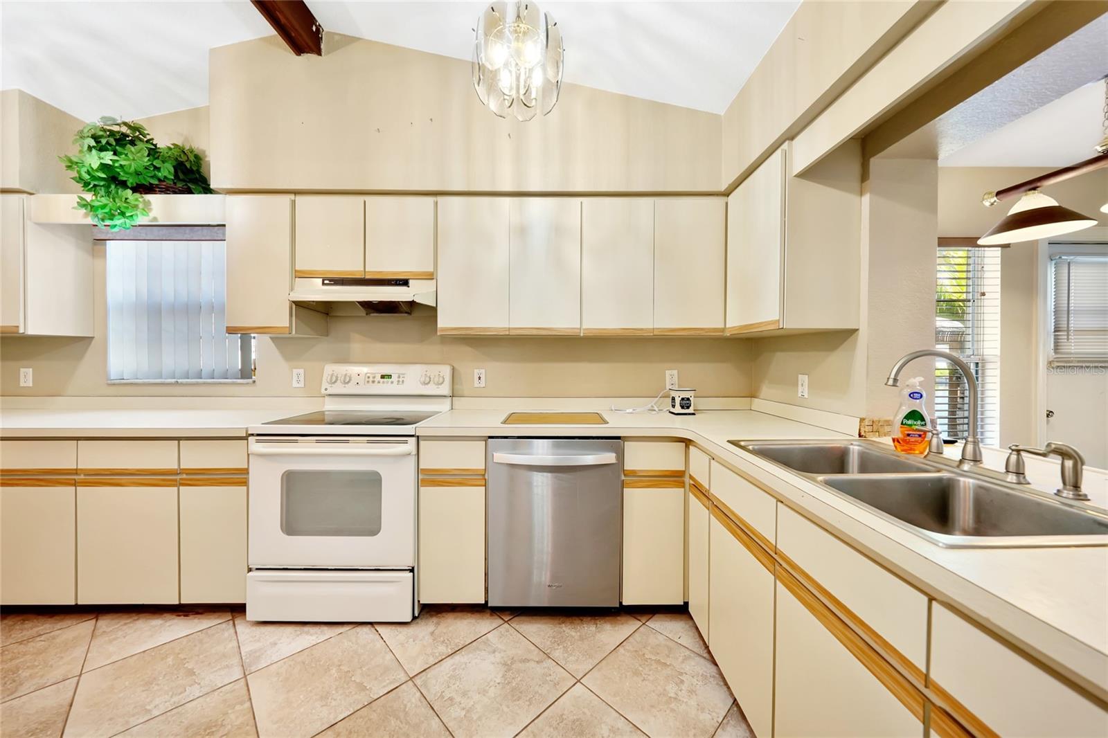 Image 11 of 62 For 2037 Palm Harbor Terrace