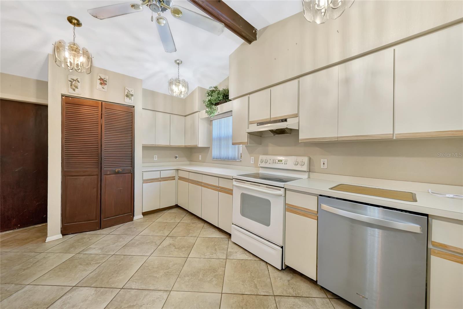 Image 12 of 62 For 2037 Palm Harbor Terrace