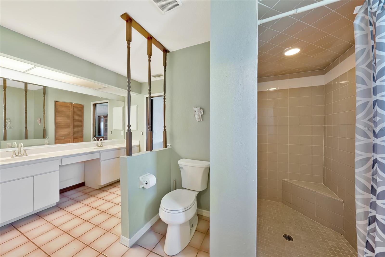 Image 23 of 62 For 2037 Palm Harbor Terrace