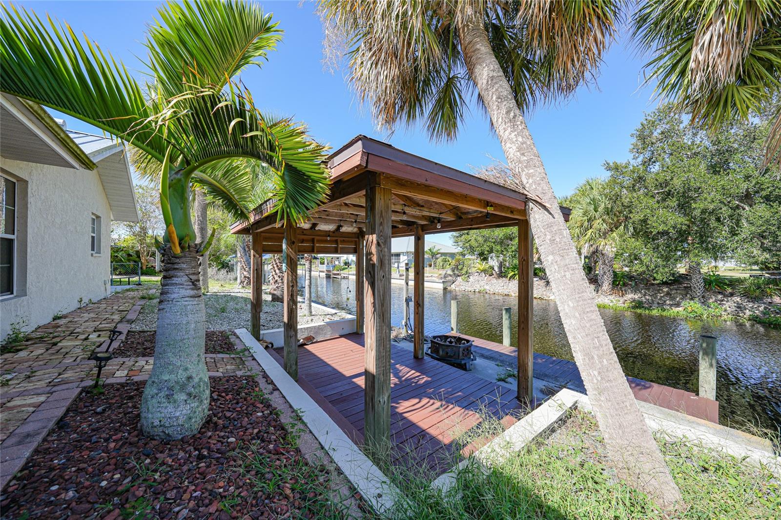 Image 33 of 62 For 2037 Palm Harbor Terrace