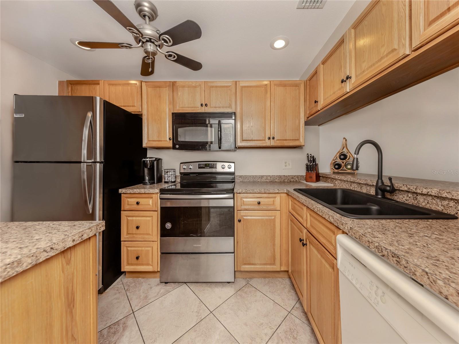 Image 12 of 68 For 437 Cerromar Lane 312