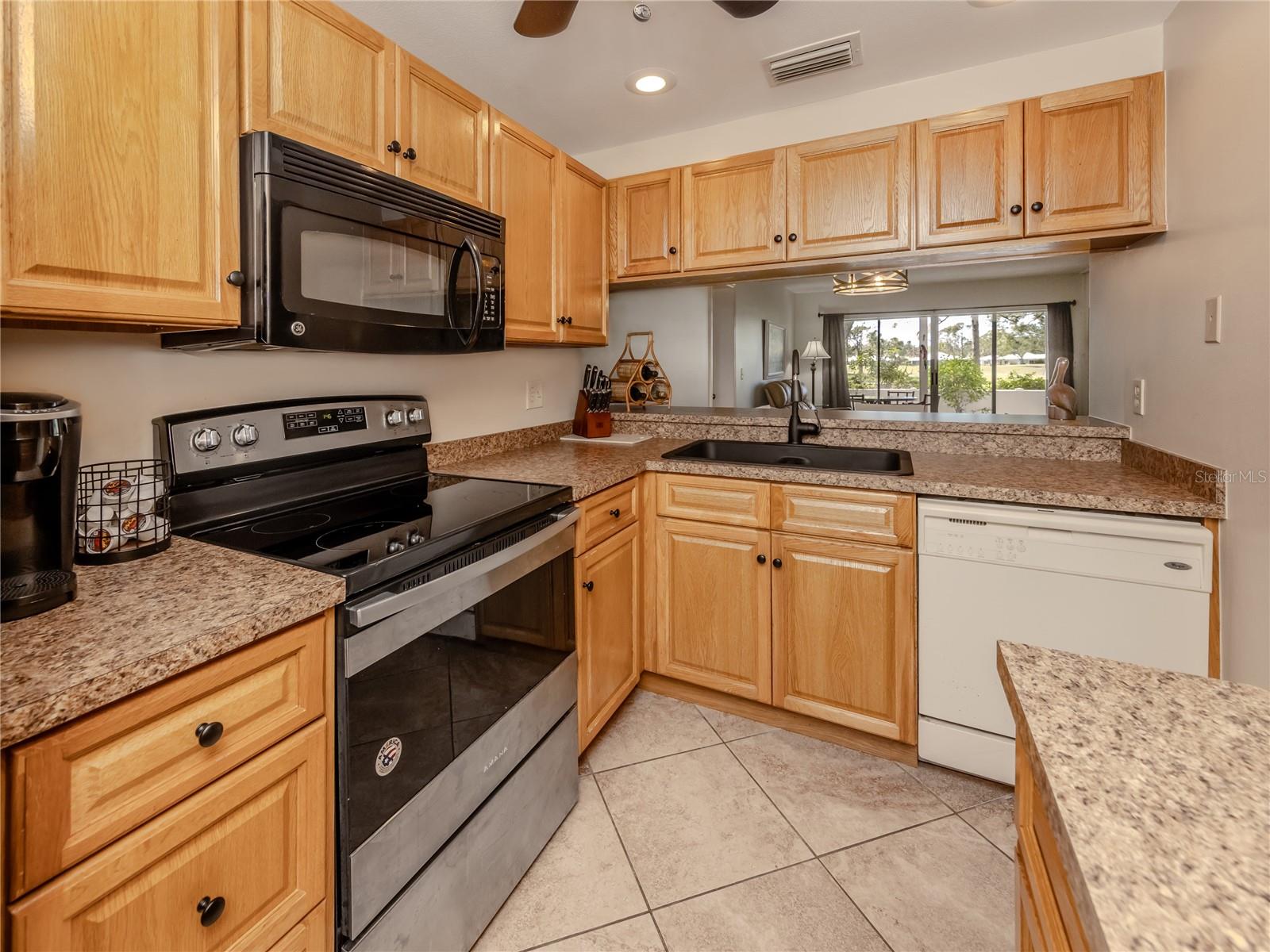 Image 14 of 68 For 437 Cerromar Lane 312