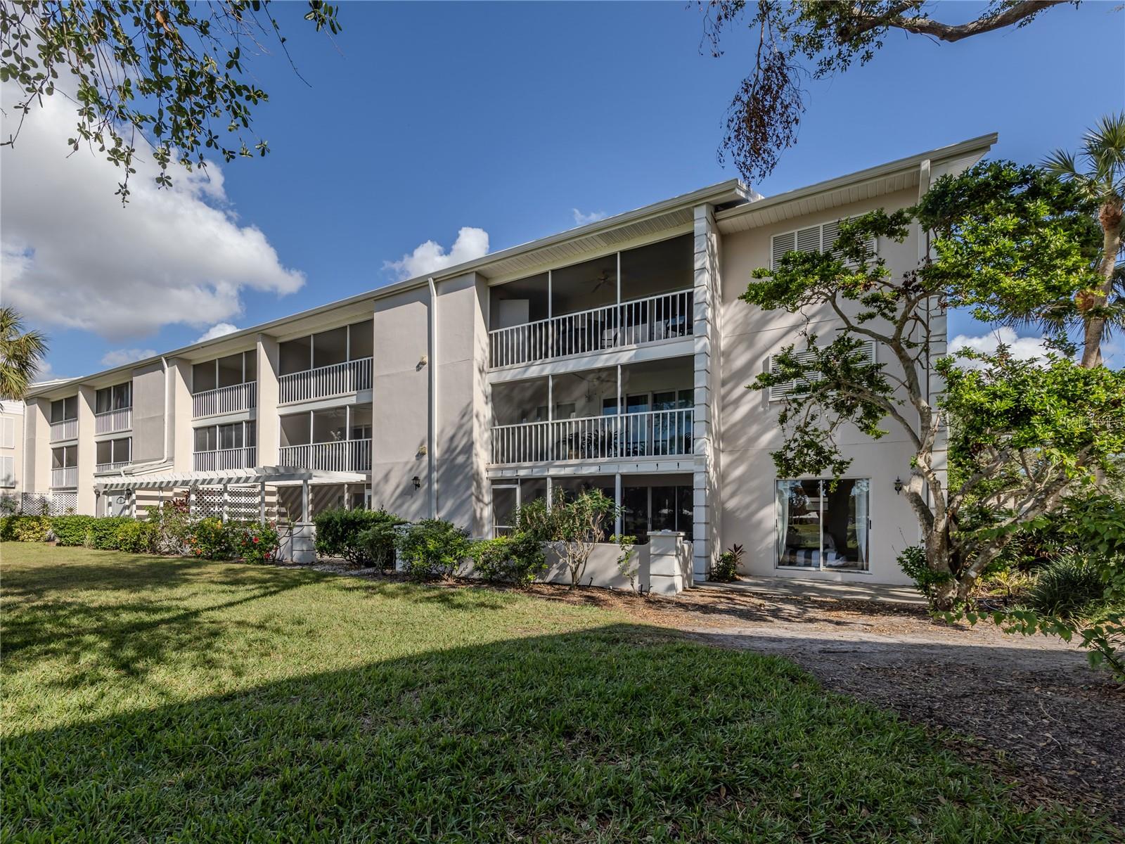 Image 25 of 68 For 437 Cerromar Lane 312