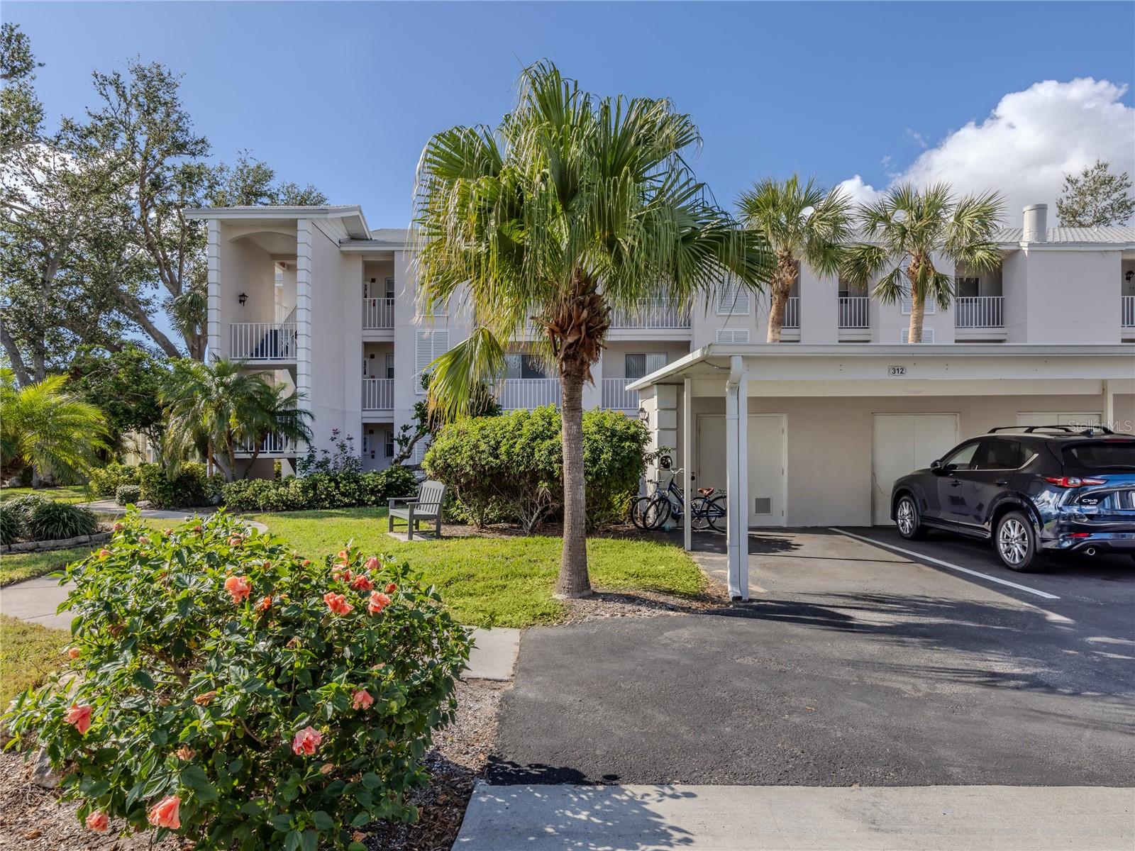 Image 33 of 68 For 437 Cerromar Lane 312