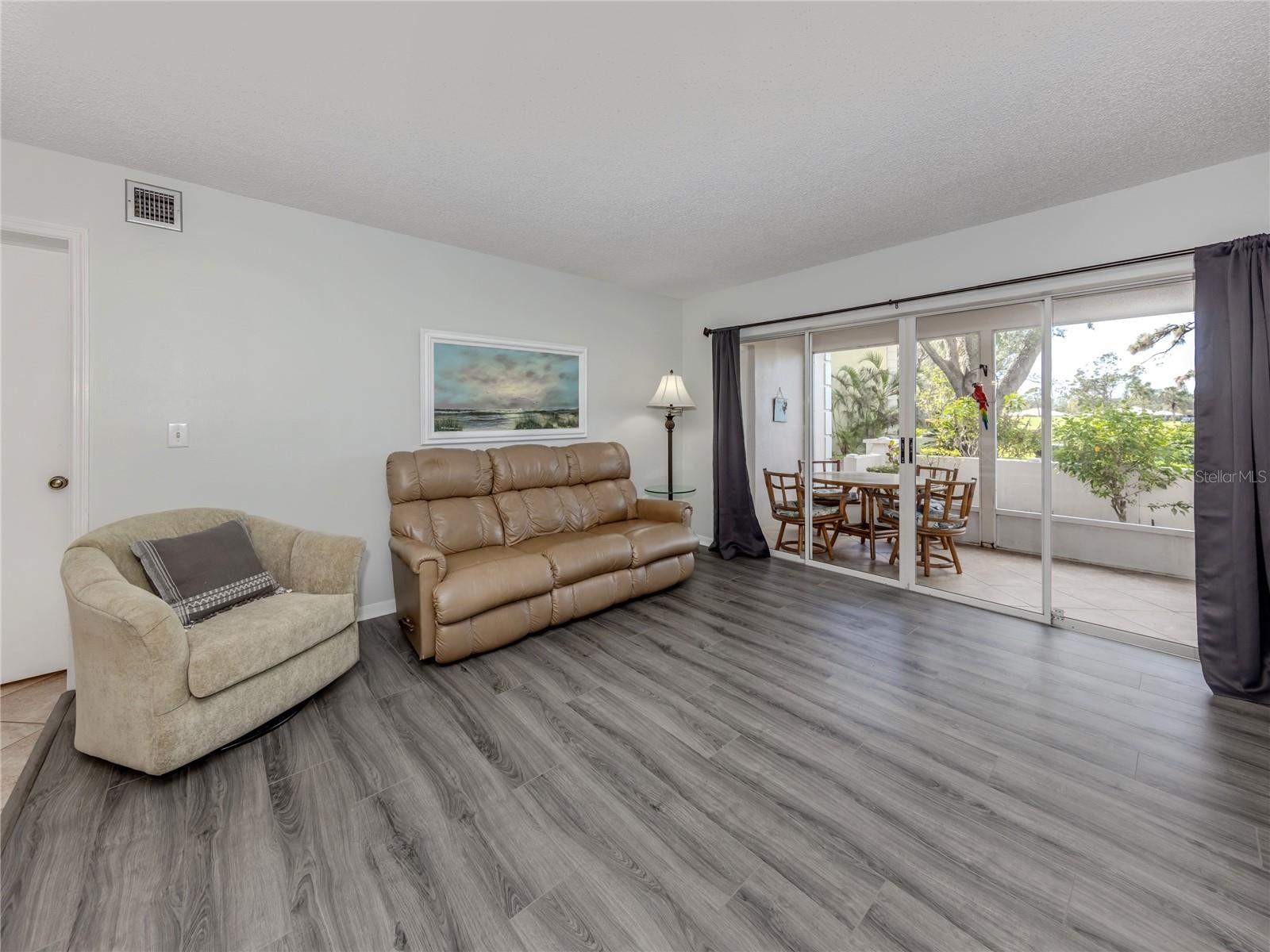 Image 5 of 68 For 437 Cerromar Lane 312