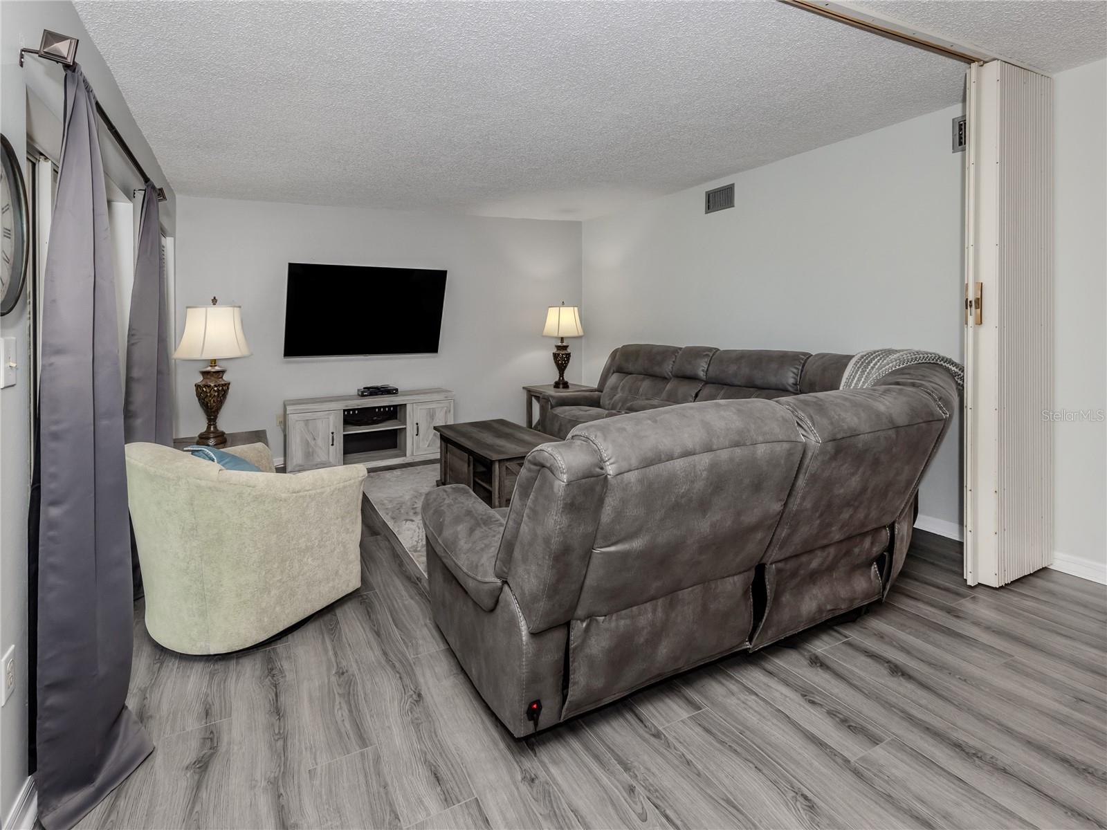 Image 6 of 68 For 437 Cerromar Lane 312