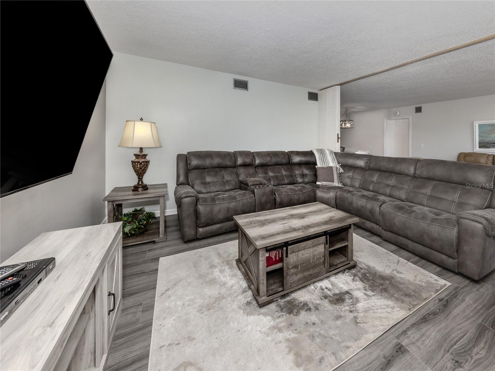Image 7 of 68 For 437 Cerromar Lane 312