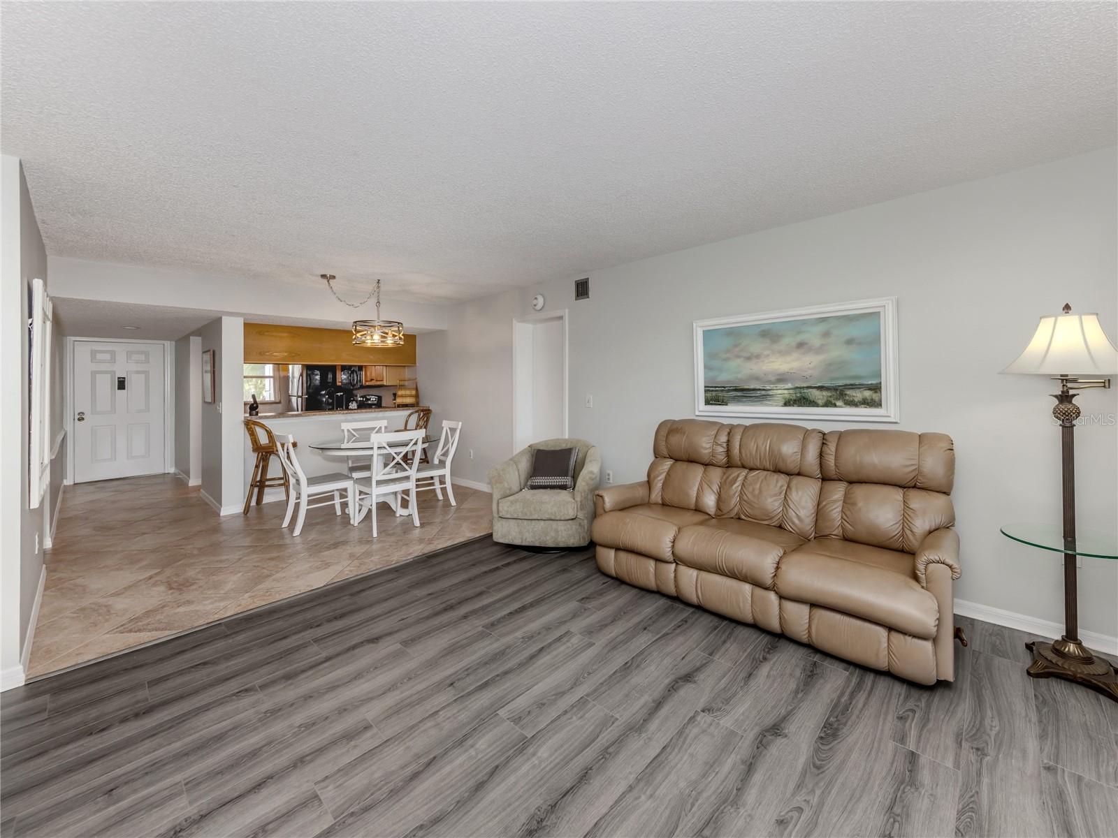 Image 9 of 68 For 437 Cerromar Lane 312