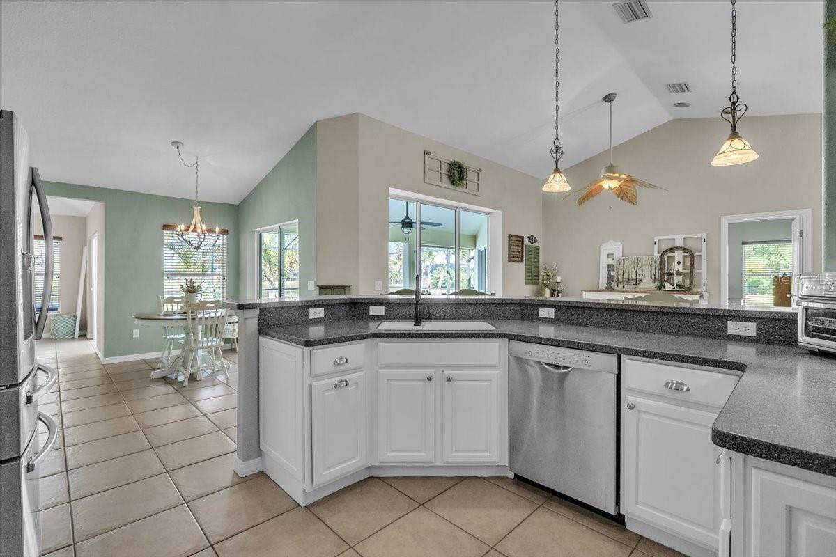 Image 14 of 52 For 13216 Donaldson Avenue