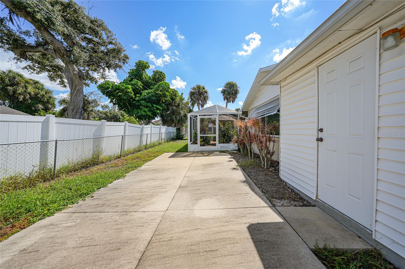 Image 32 of 35 For 4221 Triton Road