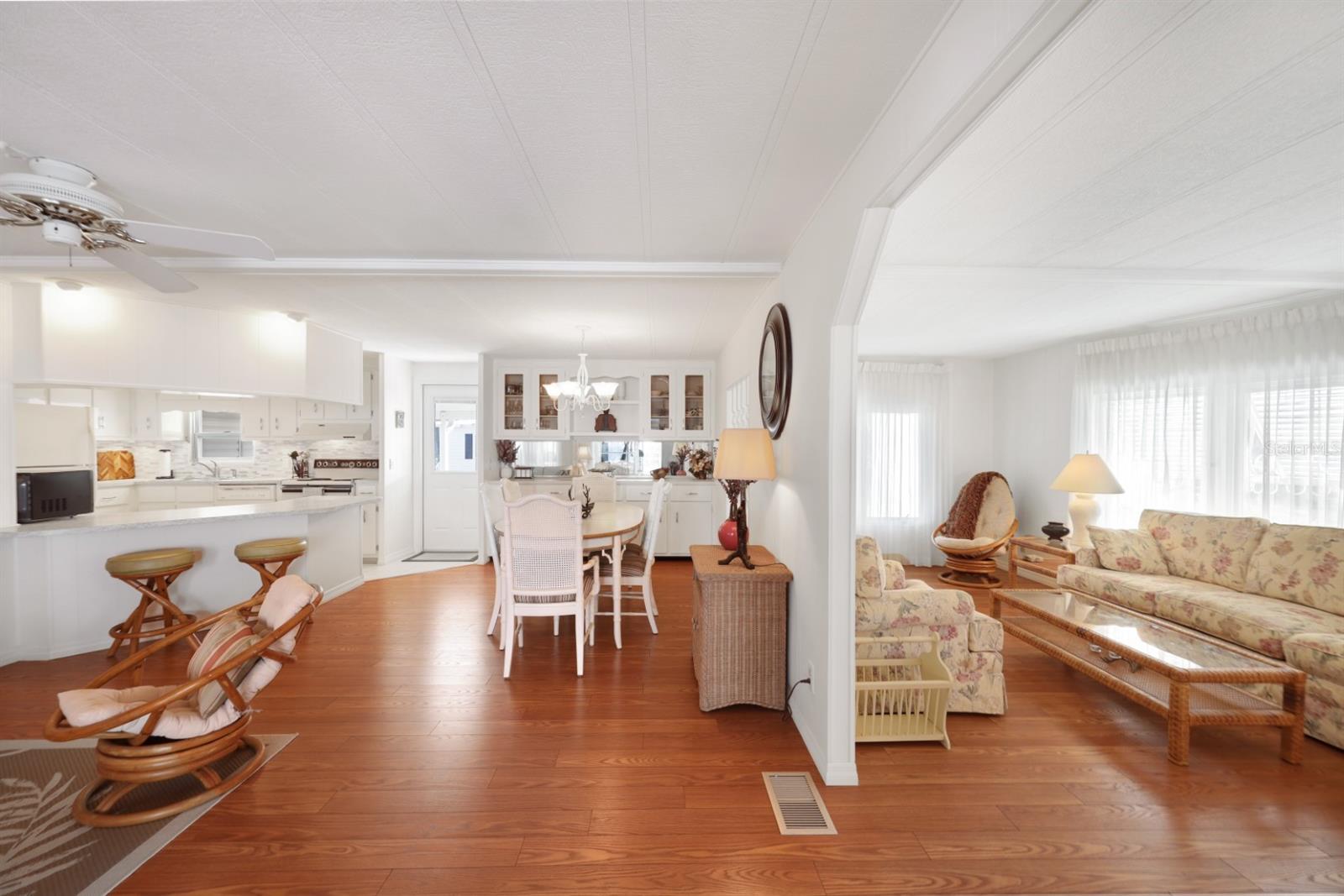 Image 28 of 91 For 2100 Kings Highway 781