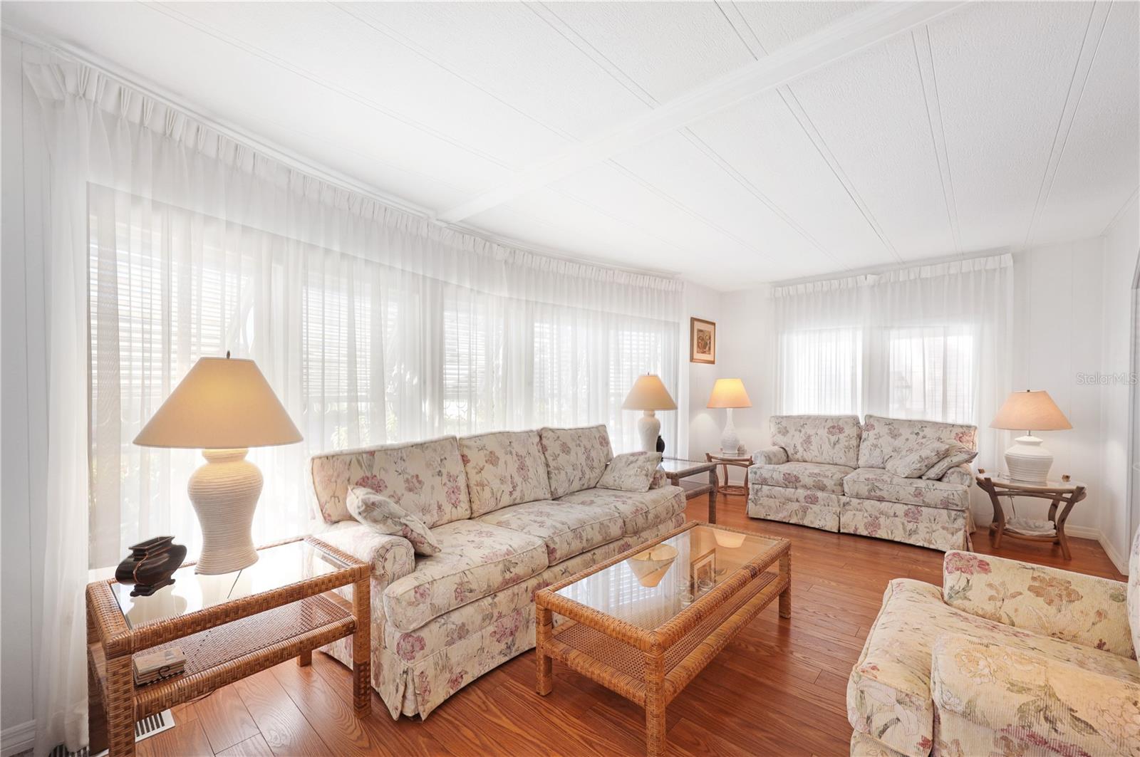 Image 34 of 91 For 2100 Kings Highway 781