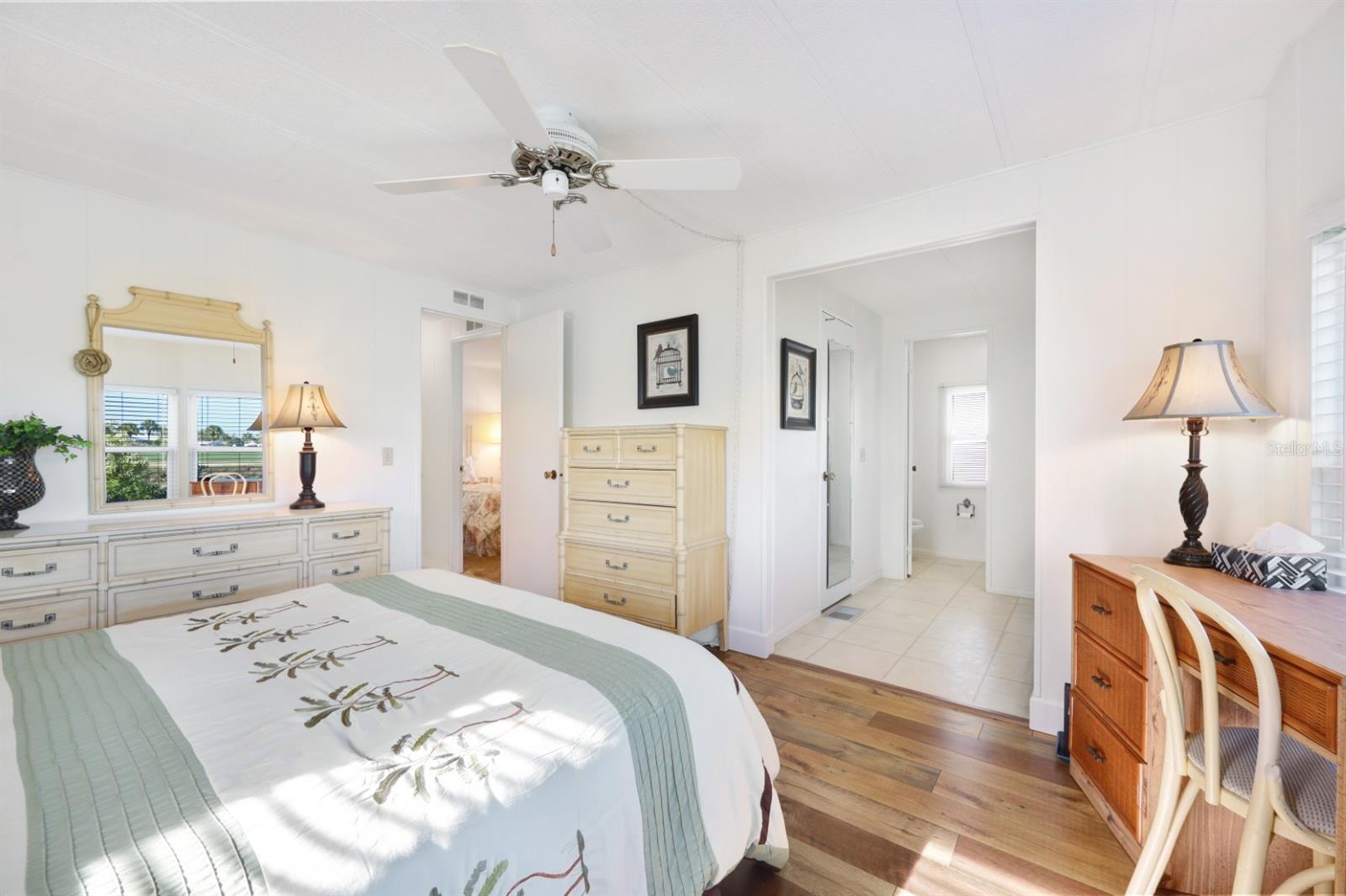 Image 44 of 91 For 2100 Kings Highway 781