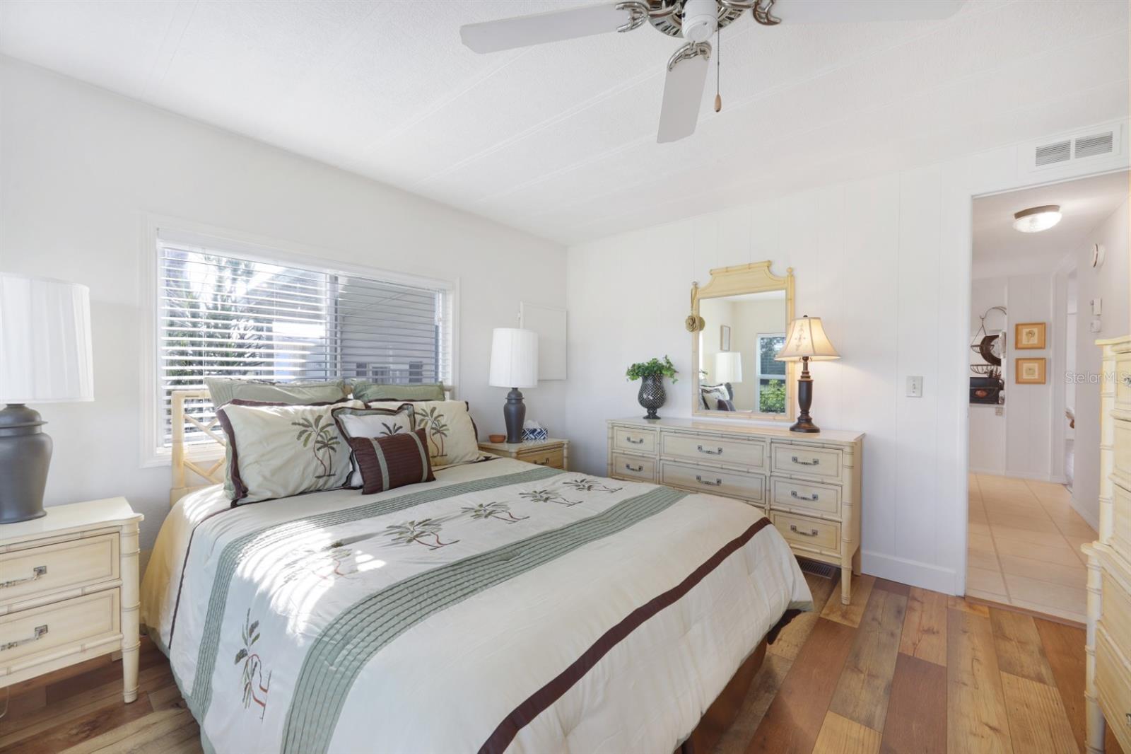 Image 45 of 91 For 2100 Kings Highway 781