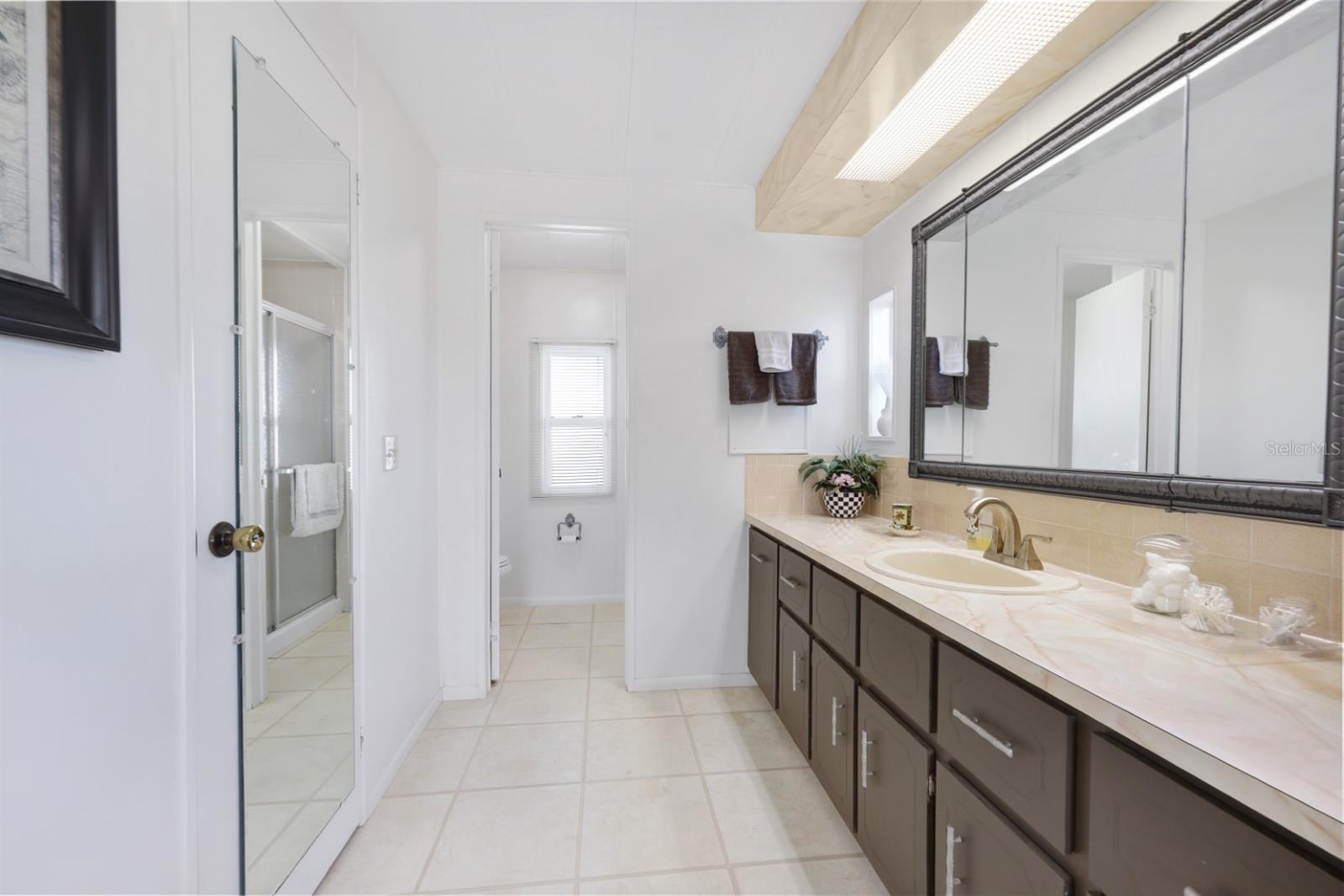 Image 46 of 91 For 2100 Kings Highway 781