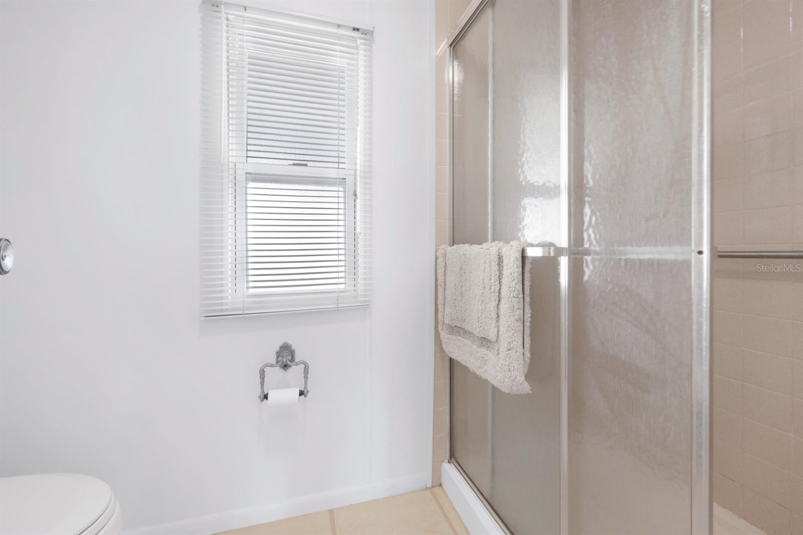 Image 48 of 91 For 2100 Kings Highway 781