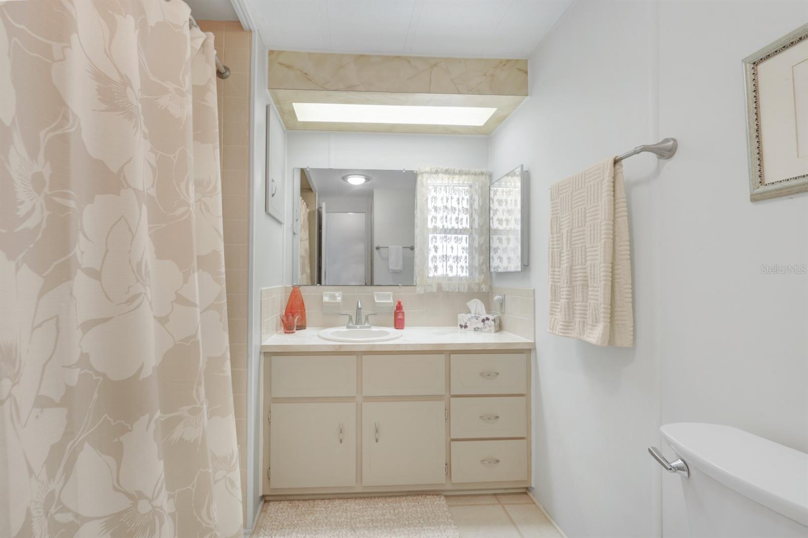 Image 53 of 91 For 2100 Kings Highway 781