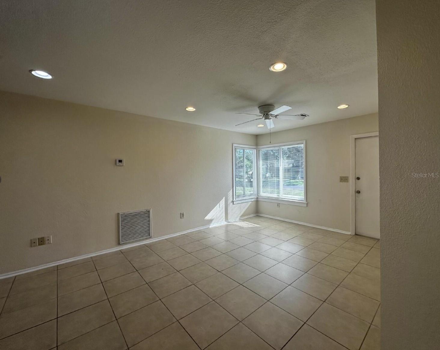 Image 4 of 27 For 5439 Kenwood Drive